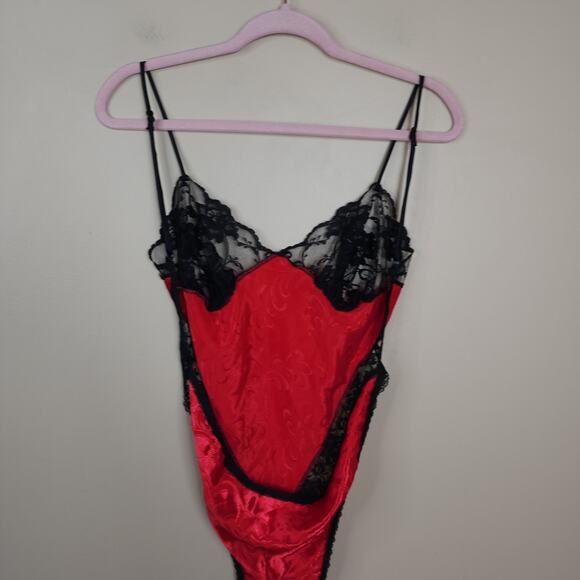 Vintage Madelon Loudon High cut Red satin Teddy with Black Lace Trim Size L - Picture 8 of 10